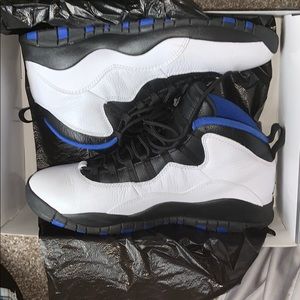 Jordan 10 size 11 vnds